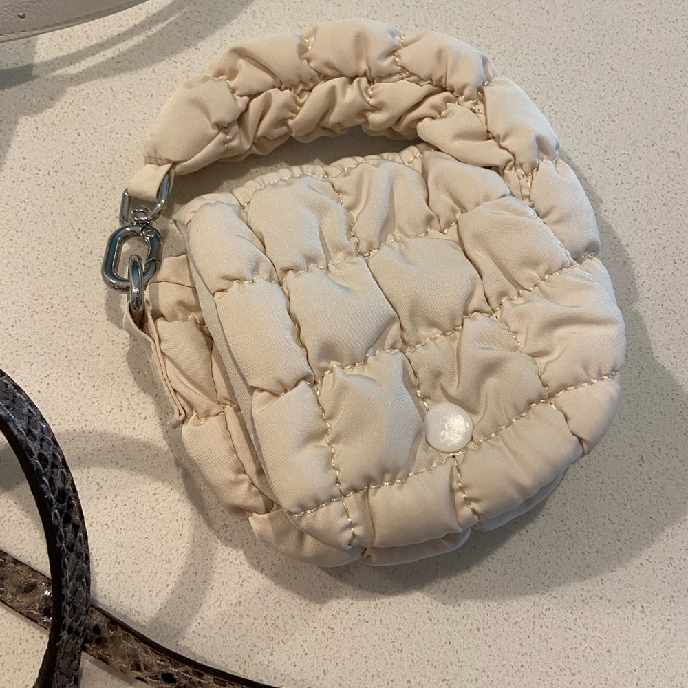 Michael Kors wristlet and two other mini bags, 3 total - Picture 3 of 13